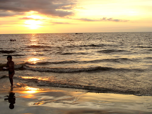 Puesta del sol en el mar