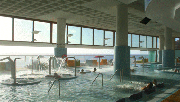 Piscina del centro Thalasso Gloria Palace Amadores