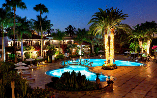 Piscina exterior del Seaside Grand Hotel Residencia GL